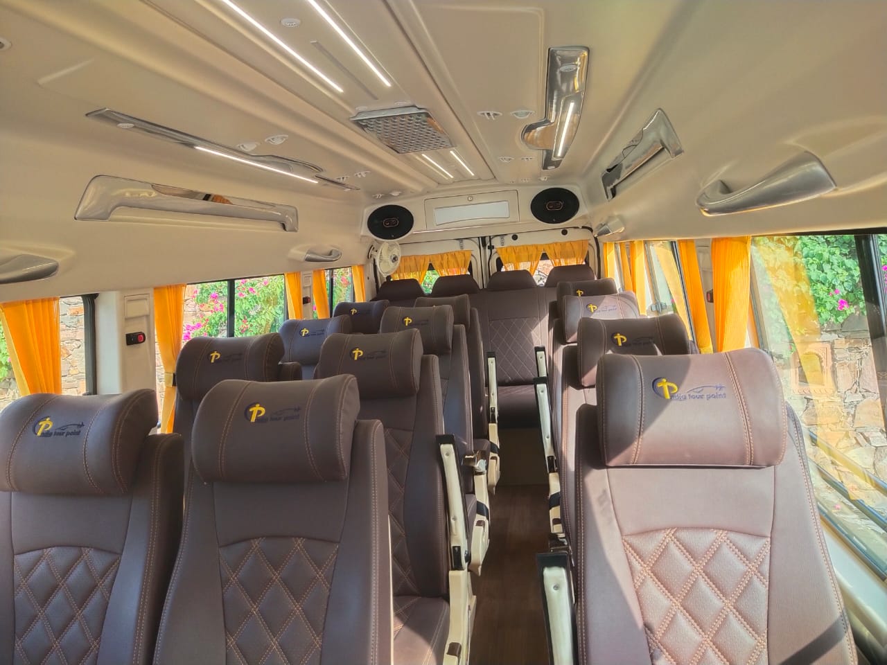 9 Seater Tempo